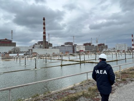 Ουκρανία: Προμήθειες στον πυρηνικό σταθμό της Ζαπορίζια μεταφέρουν οι Ρώσοι