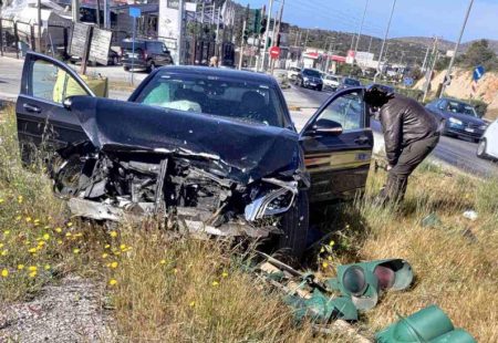 Τροχαίο δυστύχημα στη Λ. Βάρης-Κορωπίου με μία νεκρή