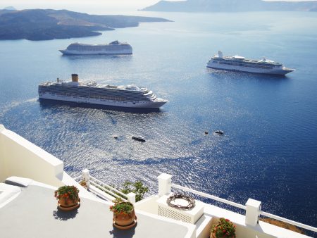 Bloomberg: Εκρήκτικη ανάπτυξη του ελληνικού τουρισμού – Επιμηκύνθηκε η σεζόν