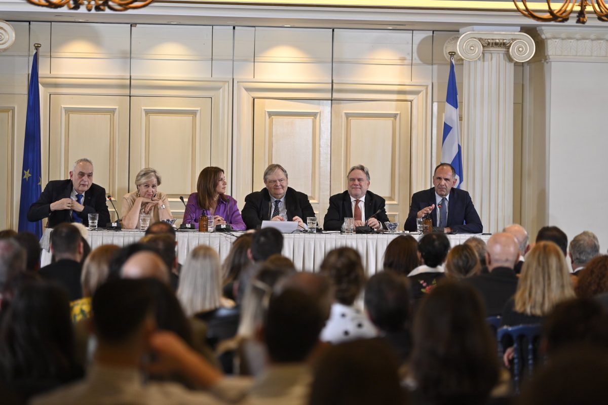 Οι εκλογές, οι συνεργασίες και το κόμμα Κασιδιάρη – Τι ειπώθηκε στον «Κύκλο Ιδεών» του Ευ. Βενιζέλου