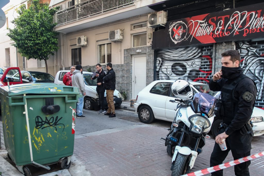 Δάφνη: Γκαζάκια κοντά στο σπίτι της διευθύντριας φυλακών Κορυδαλλού – Τι ψάχνουν οι αρχές