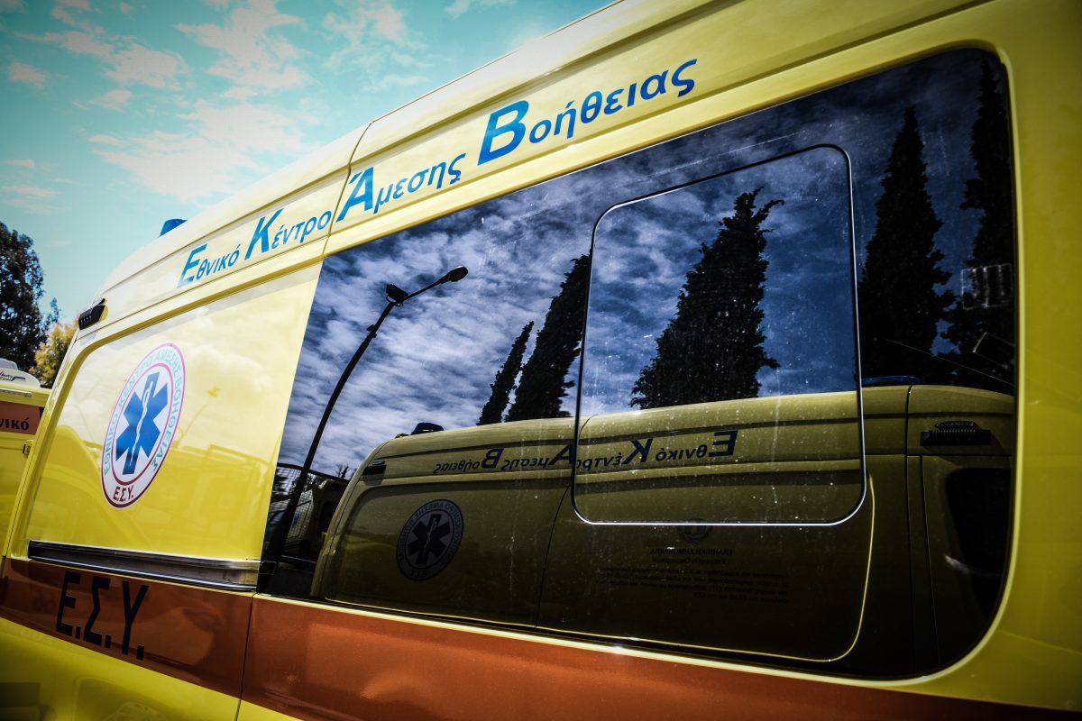Νίκαια: Έξι μαθητές τραυματίες – Συγκρούστηκε σχολικό με φορτηγό και ΙΧ