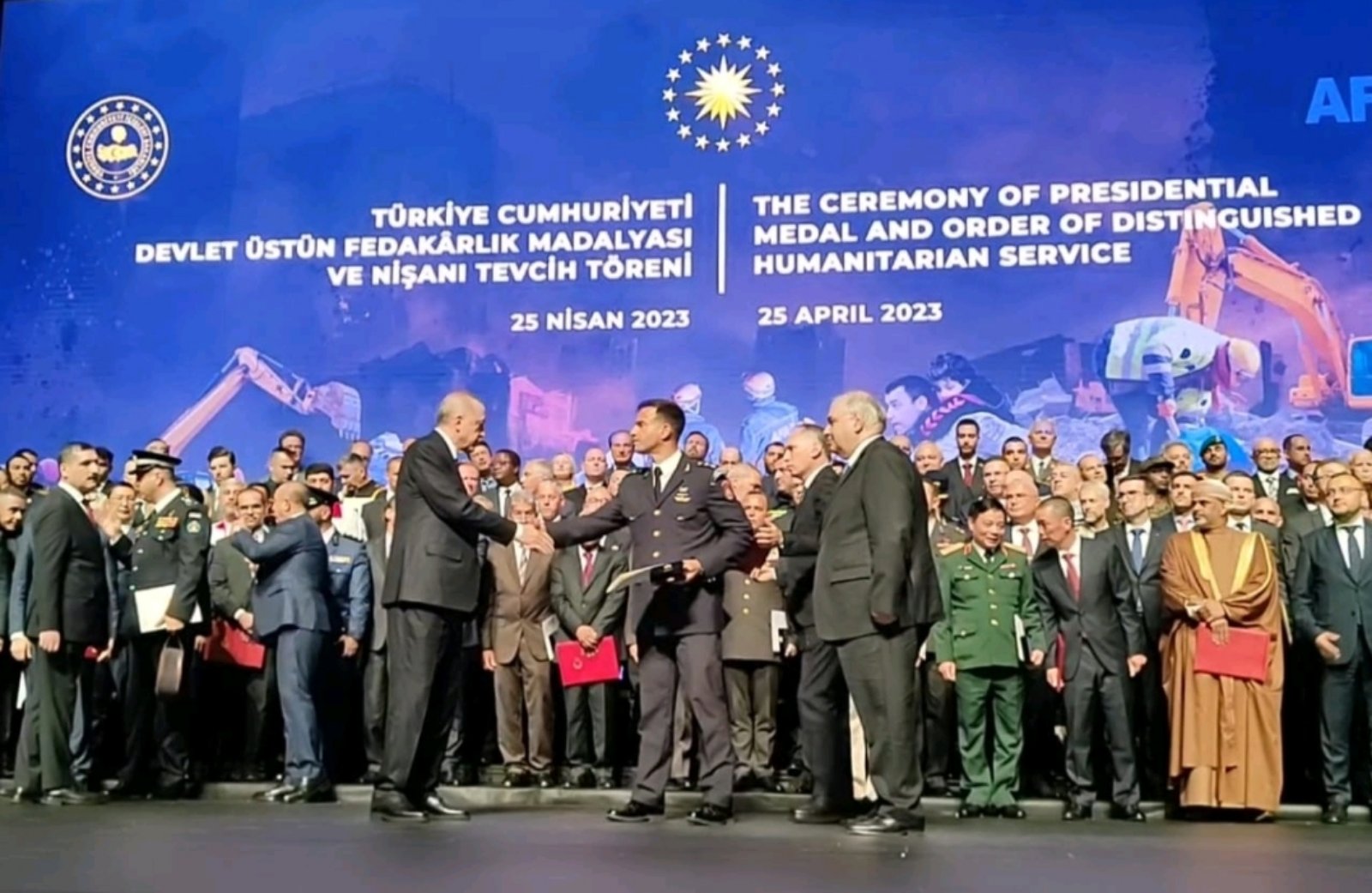 Σεισμός στην Τουρκία: Ο Ερντογάν βράβευσε ΕΜΑΚ-ΕΚΑΒ – «Γνωρίζουμε όλους τους πραγματικούς φίλους μας»