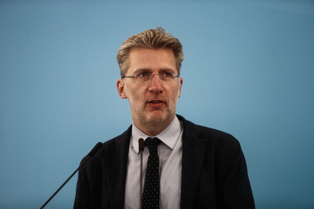 Ακης Σκέρτσος: Εχει γίνει debate 100 ωρών Μητσοτάκη – Τσίπρα – Οι μπουλντόζες θα πάνε Μύκονο