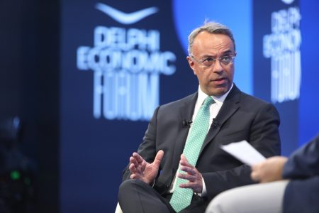 Σταϊκούρας: Αυξήσεις μισθών, μειώσεις εισφορών οι προτεραιότητες για τη νέα τετραετία