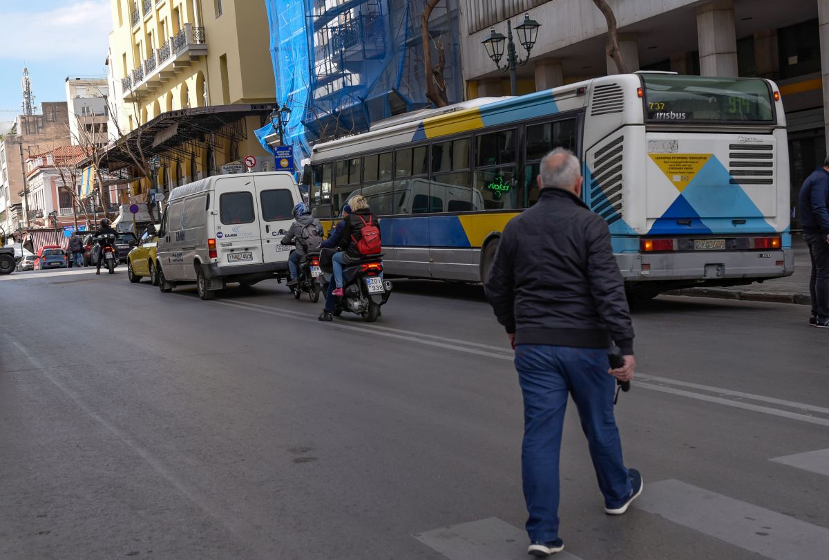Πρωτομαγιά: Στάση εργασίας στα λεωφορεία