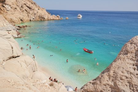 Οι Ιταλοί προτείνουν για διακοπές 13 ελληνικά νησιά σκέτα «διαμάντια»