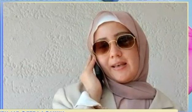 Βόλος: Σπάει τη σιωπή της η 24χρονη που ξυλοκοπήθηκε για τη μαντίλα – Τι λέει για τον πατέρα της