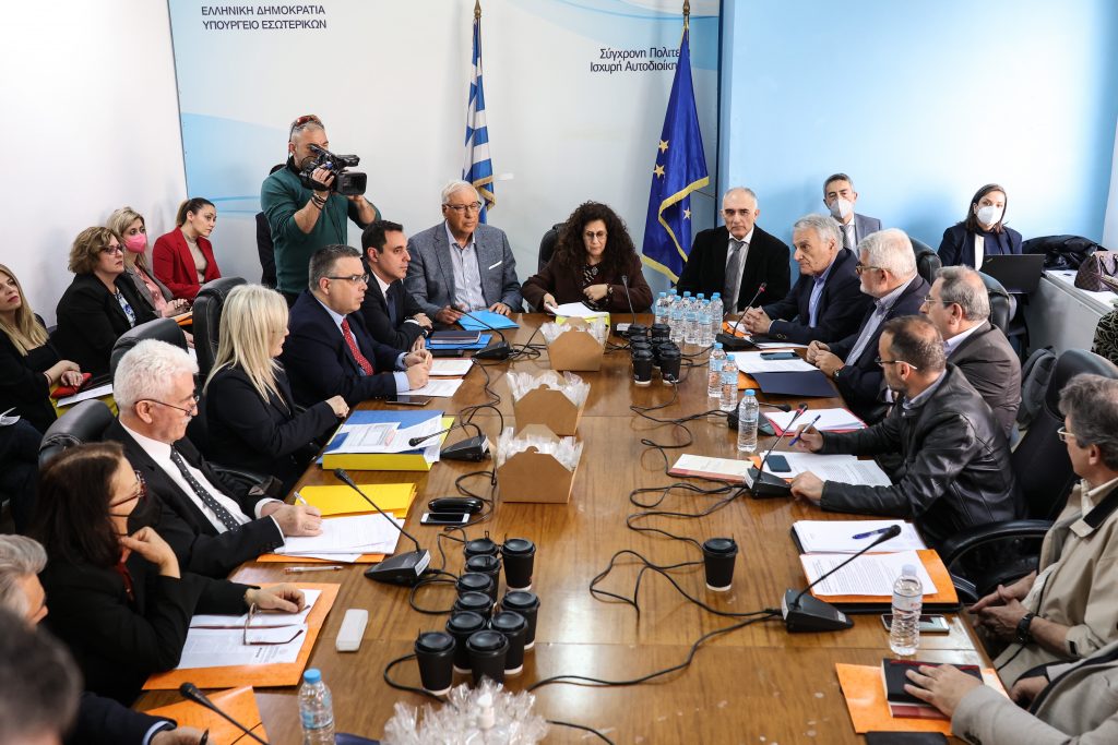 Εκλογές 2023: Ένα debate μεταξύ όλων των πολιτικών αρχηγών αποφάσισε η Διακομματική Επιτροπή