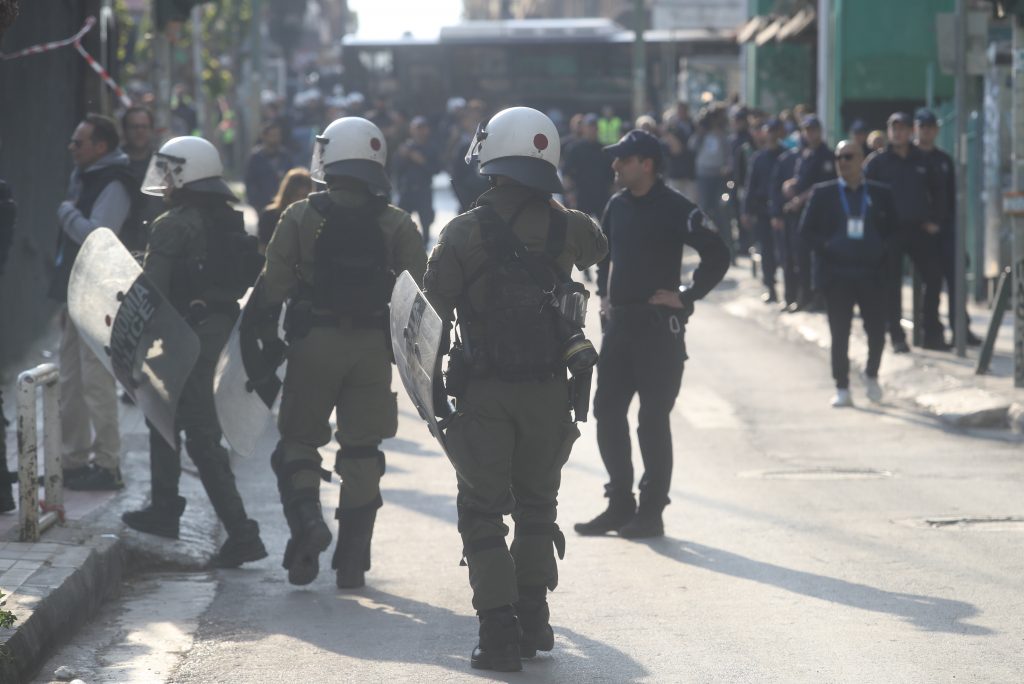 Παναθηναϊκός-ΑΕΚ: Ενταση και δακρυγόνα στη «Λεωφόρο»