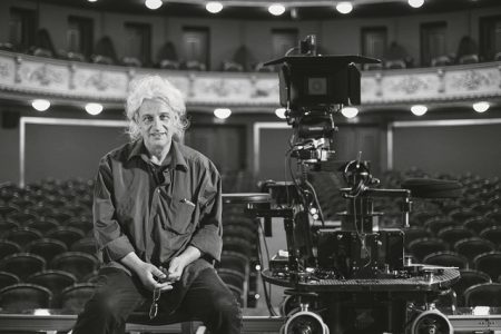 «Στο θέατρο το άπαν είναι Η απαγγελία»