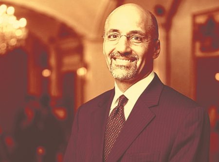 Ο Ουίλιαμ Ανθολις προτιμά τη δημοσιότητα από τη δημοτικότητα