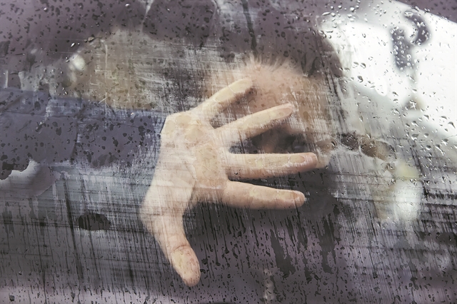 Eμφυλη  βία: Ας μην το κάνουμε ακόμα πιο δύσκολο