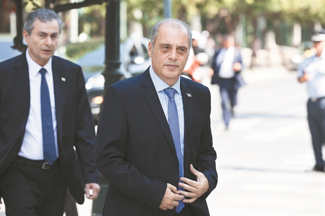 Οι μικροί εμφύλιοι σε έναν πολιτικό χώρο που ξεπερνά το 10%