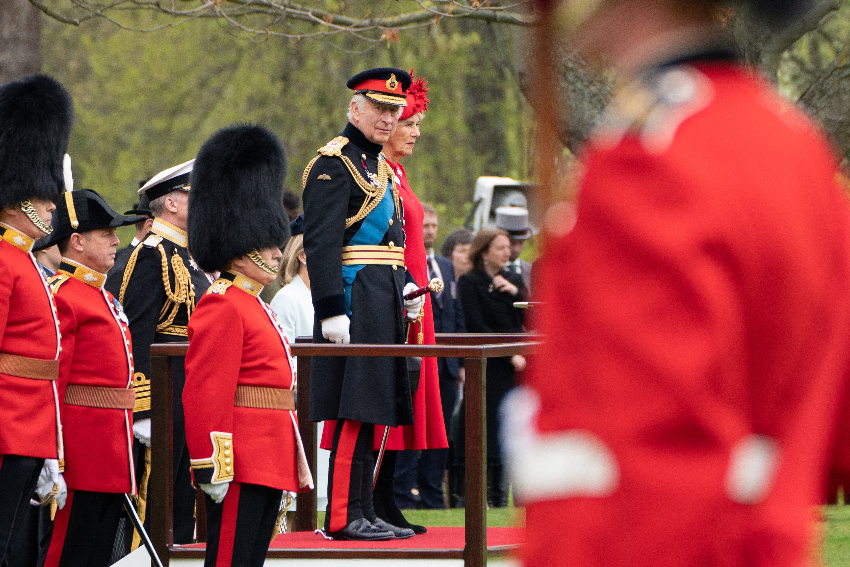 Ο εκσυγχρονισμός του Καρόλου αρχίζει από τη… στέψη