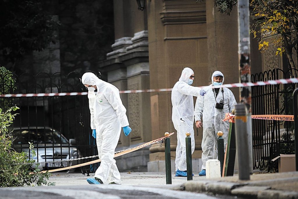 Γλυφάδα: Γυναίκα Λιμενικός ο στόχος της χειροβομβίδας