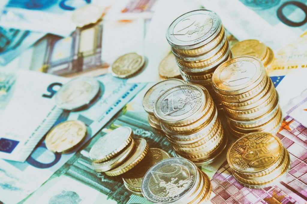 Στις αγορές με δεκαπενταετές ομόλογο το Ελληνικό Δημόσιο