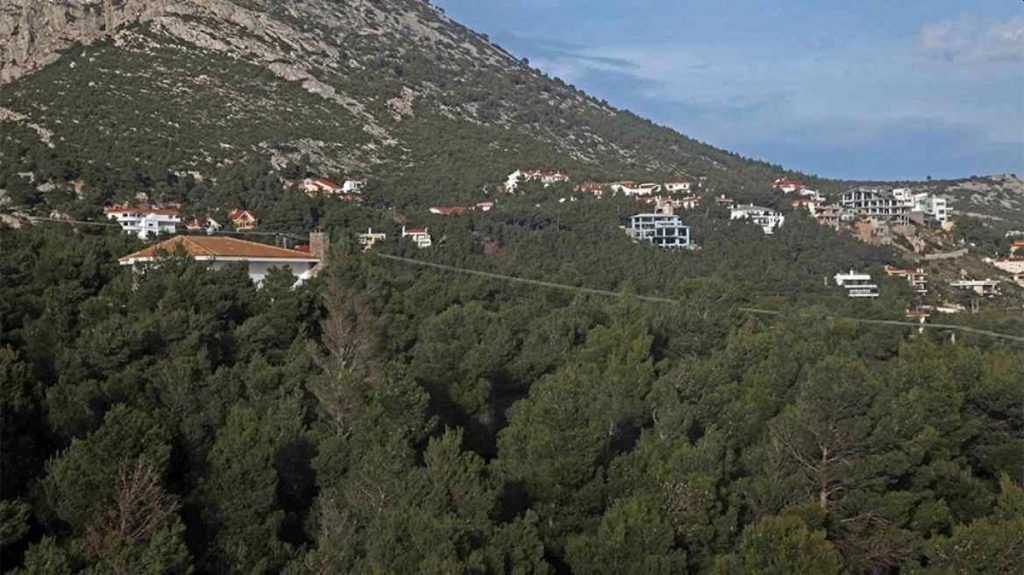 «Καμπανάκι» συμβολαιογράφων, δικηγόρων, μηχανικών και ιδιοκτητών ακινήτων για την εκτός σχεδίου δόμηση