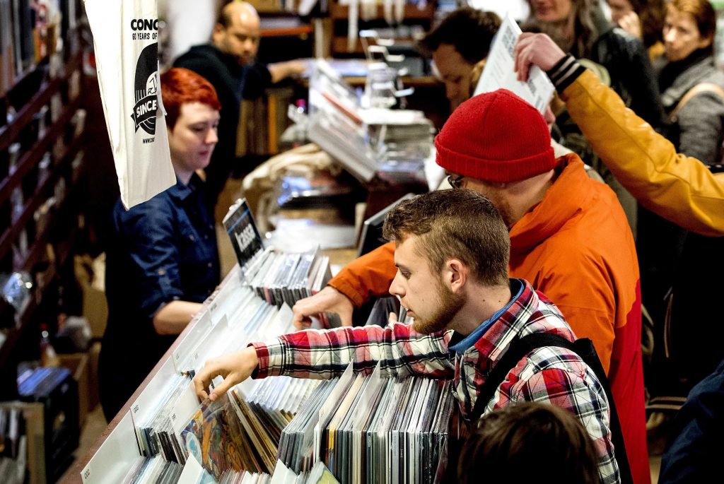 Ηνωμένο Βασίλειο-Charts : Οι πιο αμφίρροπες μάχες για το Νούμερο 1 των singles