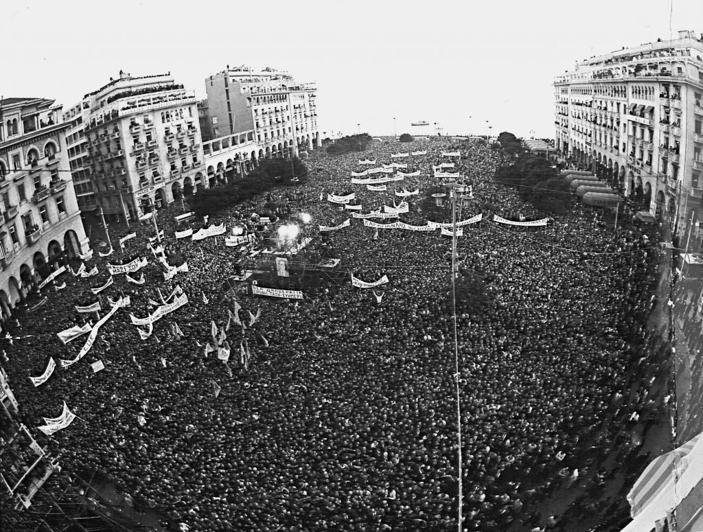 Η «δεύτερη  ευκαιρία» και ο «άνεμος της αλλαγής»