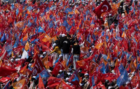 Η ατζέντα της ημέρας: Τρία μέτρα οικονομικής ενίσχυσης ανακοίνωσε ο Πρωθυπουργός- Κέρδη για ΝΔ- ΣΥΡΙΖΑ – Το «αδιαχώρητο» στη συγκέντρωση Ερντογάν