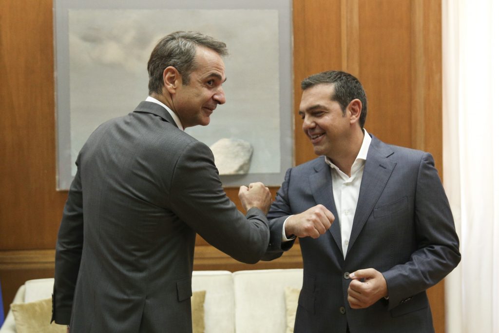 Το swot Μητσοτάκη και ο «μαύρος κύκνος» Τσίπρα