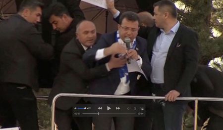 Τουρκικές εκλογές: Εννέα τραυματίες από επίθεση με πέτρες σε προεκλογική ομιλία Ιμάμογλου