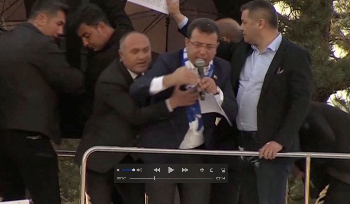 Τουρκικές εκλογές: Εννέα τραυματίες από επίθεση με πέτρες σε προεκλογική ομιλία Ιμάμογλου