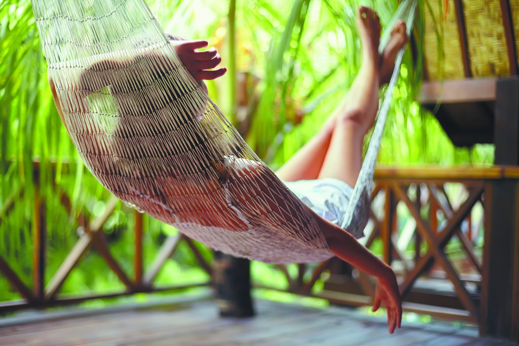 Μεσημεριανή σιέστα, άστεγοι ελέφαντες και σύννεφα «οχήματα μεταφοράς»