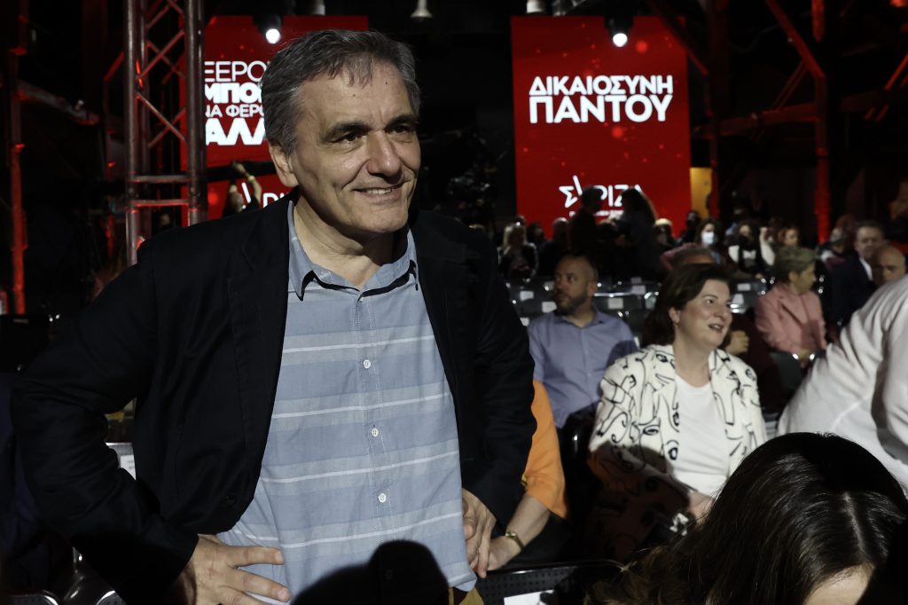 Εκλογές 2023: Κόντρα για τα «τοπικά νομίσματα» του Τσακαλώτου