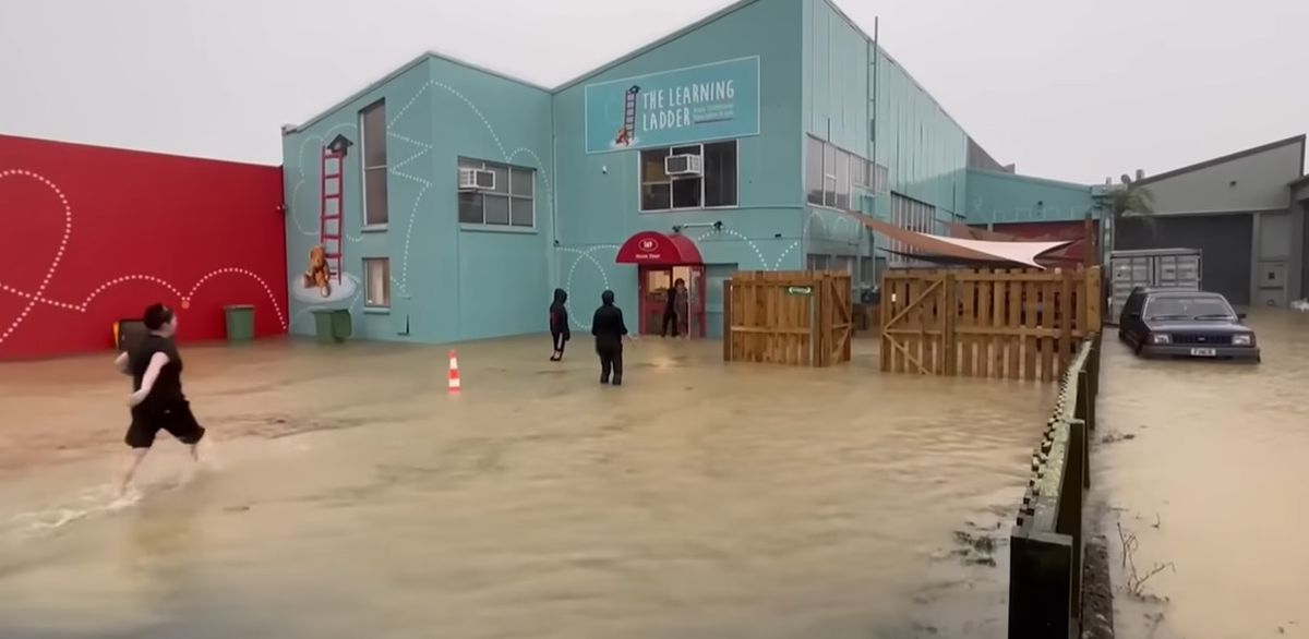 Όκλαντ: Πλημμύρες και κατολισθήσεις – Αγνοείται μαθητής σε σπήλαιο