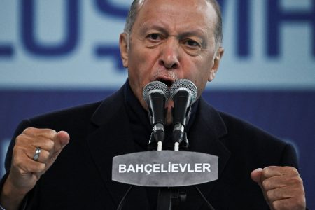 Εκλογές στην Τουρκία: Προσπάθεια Ερντογάν για συσπείρωση