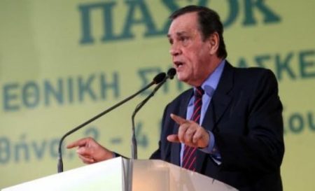 Απεβίωσε το ιστορικό στέλεχος του ΠΑΣΟΚ, Θανάσης Τσούρας