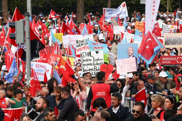 Ογκούζ Καάν Σαλιτζί: «Η σχέση Ελλάδας – Τουρκίας να ξαναγίνει όπως επί Παπανδρέου – Τζεμ»