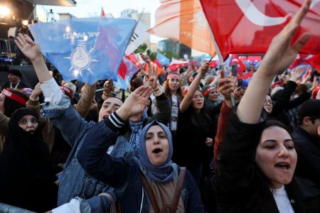 Εκλογές Τουρκία: Τα πρώτα αποτελέσματα δείχνουν προβάδισμα Ερντογάν