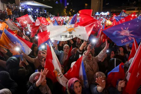 Η ατζέντα της ημέρας: Επίσημα β’ γύρος στις τουρκικές εκλογές – 6,6% μπροστά η ΝΔ – Νίκη Μπελέρη στη Χειμάρρα