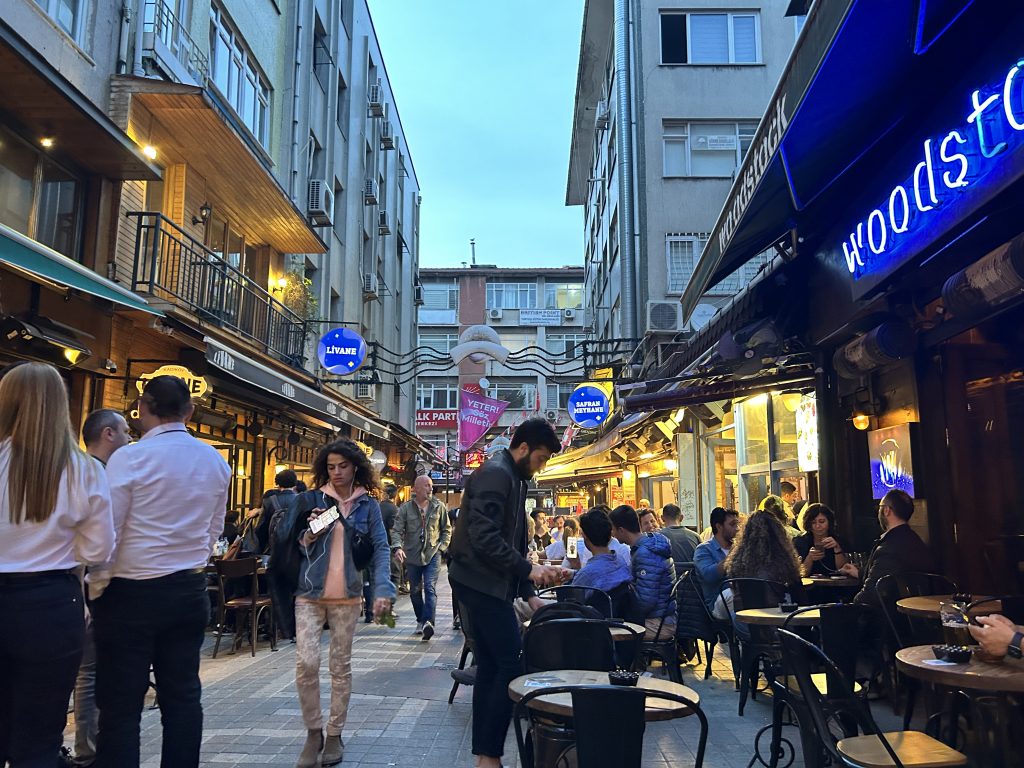 Τουρκικές εκλογές: «Θα έπεφταν και στη φωτιά για τον Ερντογάν, όχι όμως για τον Κιλιτσντάρογλου»