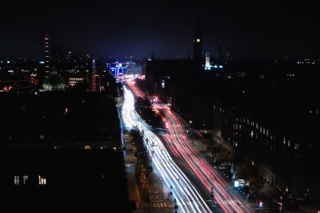 Σε ποια χώρα δεν θα κυκλοφορούν αυτοκίνητα τη νύχτα – Το πρόστιμο στους παραβάτες