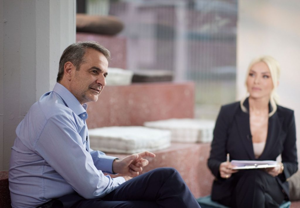 Μητσοτάκης: Η Μαρέβα έμαθε στις κόρες μας να στέκονται με αυτοπεποίθηση σε οποιαδήποτε δυσκολία