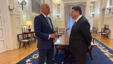 Με τον πρέσβη των ΗΠΑ συναντήθηκε ο Δένδιας