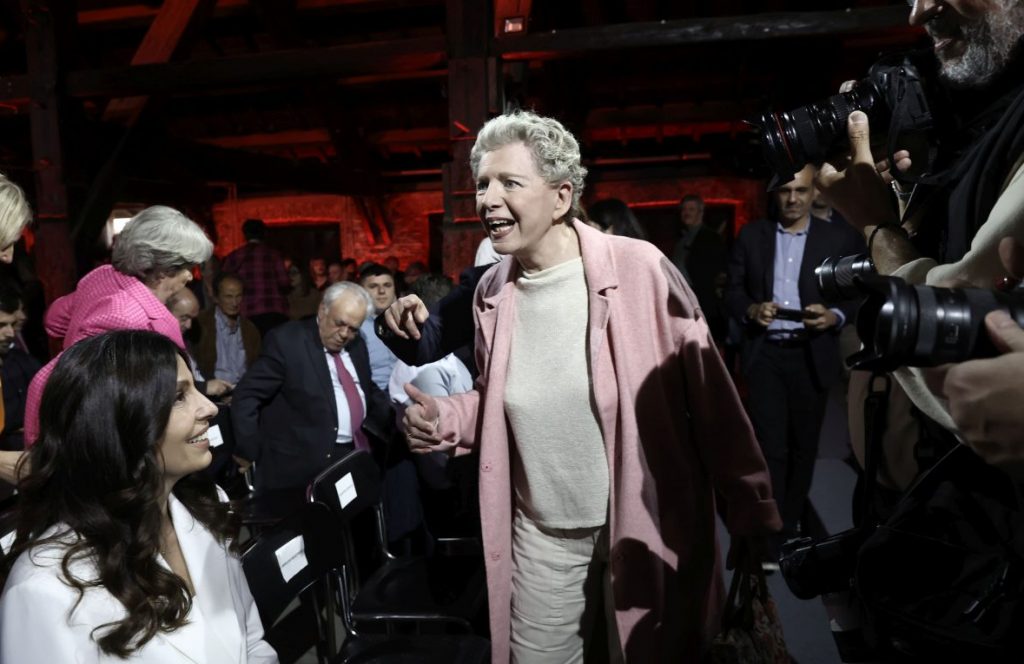 Πριν μιλήσουμε να ρωτάμε την Ακρίτα;