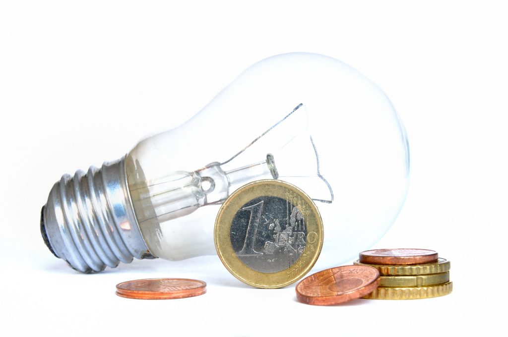 Λογαριασμοί Ρεύματος: Ως το Σεπτέμβριο παρατείνονται οι επιδοτήσεις και το πλαφόν