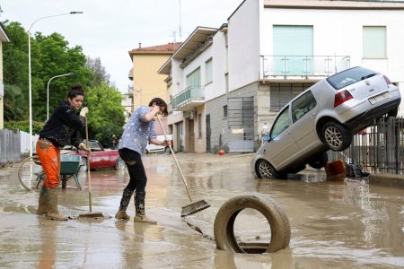 Ιταλία: 13 οι νεκροί από τις πλημμύρες, πάνω από 20.000 οι άστεγοι
