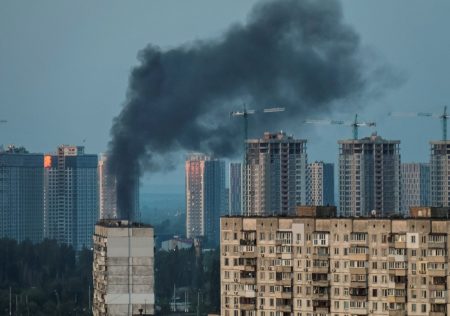 Ουκρανία: Επιθέσεις «άνευ προηγουμένου» στο Κίεβο