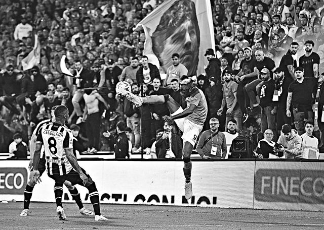 Νάπολι: Θρίαμβος με την αύρα του Ντιέγκο