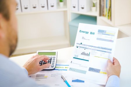 Λογαριασμοί ρεύματος: Οι τιμές ανά πάροχο για τον Ιούνιο