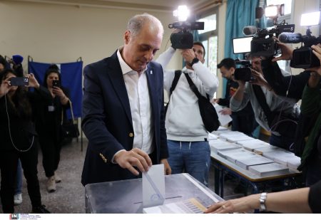 Εκλογές 2023: Ψήφισε ο Κυριάκος Βελόπουλος