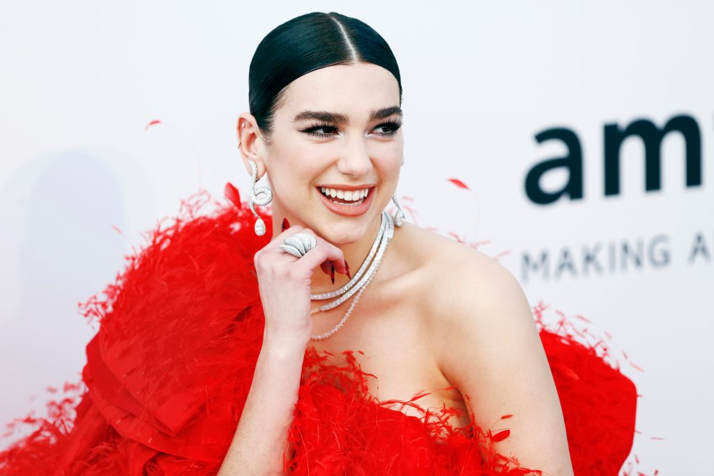 Η Dua Lipa κυκλοφορεί νέο τραγούδι για την ταινία «Barbie»
