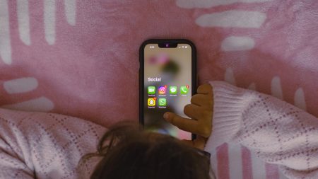 Πώς επηρεάζουν τα social media την ψυχική υγεία παιδιών και εφήβων