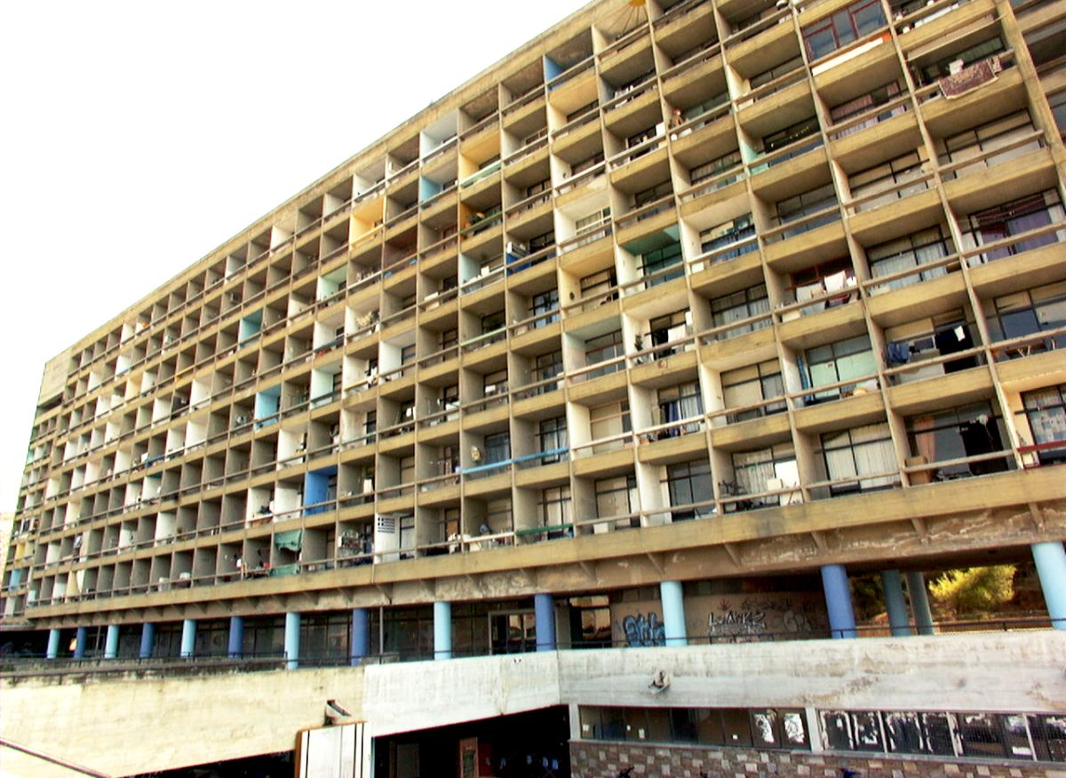 Ζωγράφου: Έφοδος της Αστυνομίας στη φοιτητική εστία – Συνελήφθησαν 5 ανήλικοι